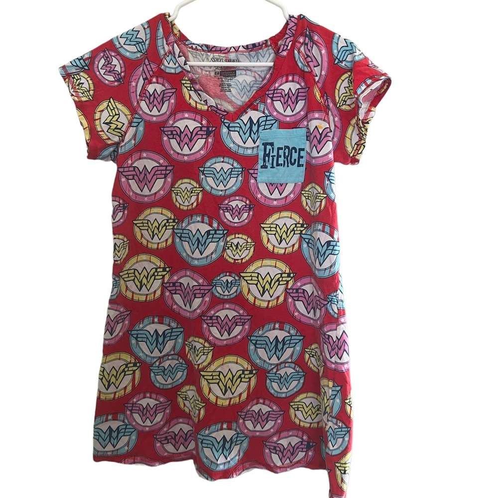 Wonder Woman  Graphic V-Neck Fierce Nightgown